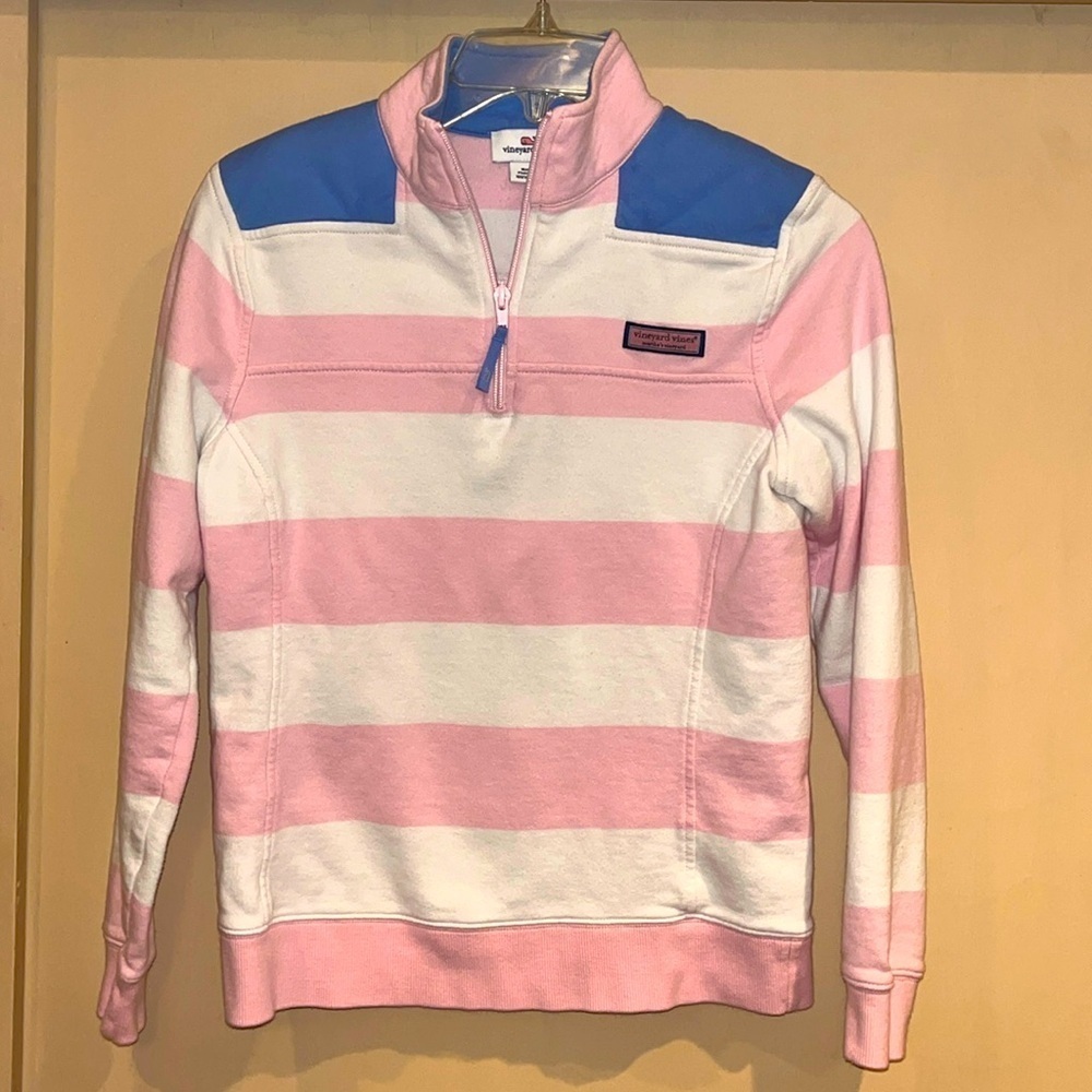 Vineyard Vines Martha’s Vineyard sweatshirt in size XS